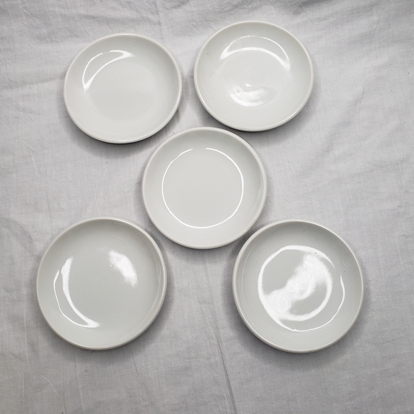 Five Vintage White Ceramic Mini Condiment Or Butter Plates 4 Inches 1970s - Picture 4 of 4